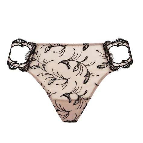 Slip Seductions .